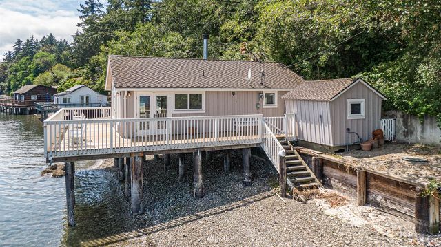 9065 Southwest Bayview Drive Vashon WA 98070 Compass