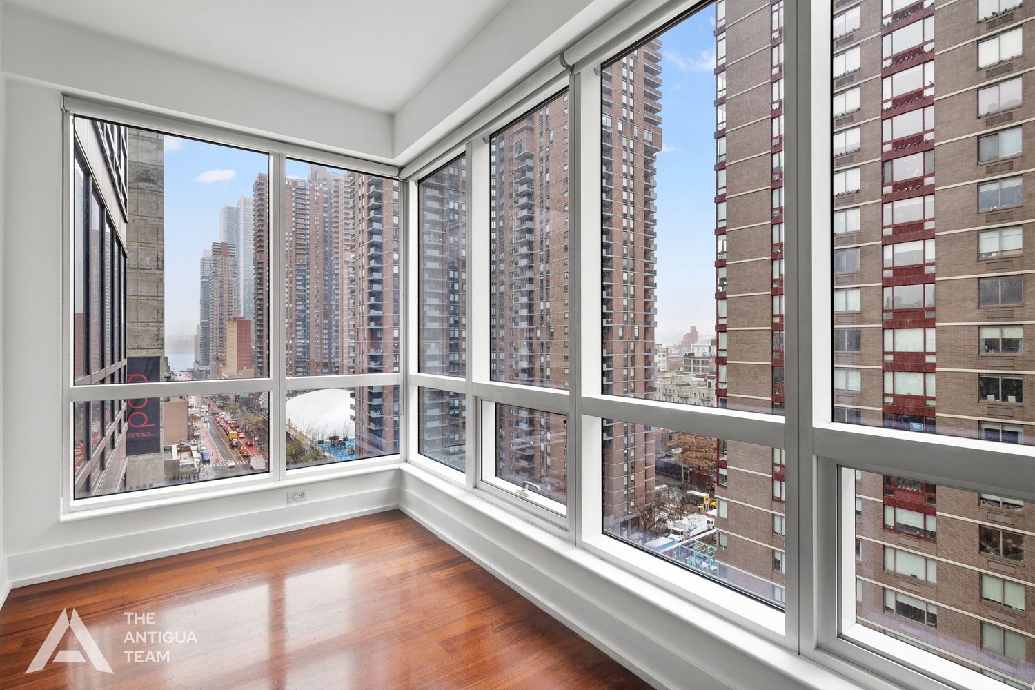 $4,395 | 350 West 42nd Street, Unit 12C | Hell's Kitchen