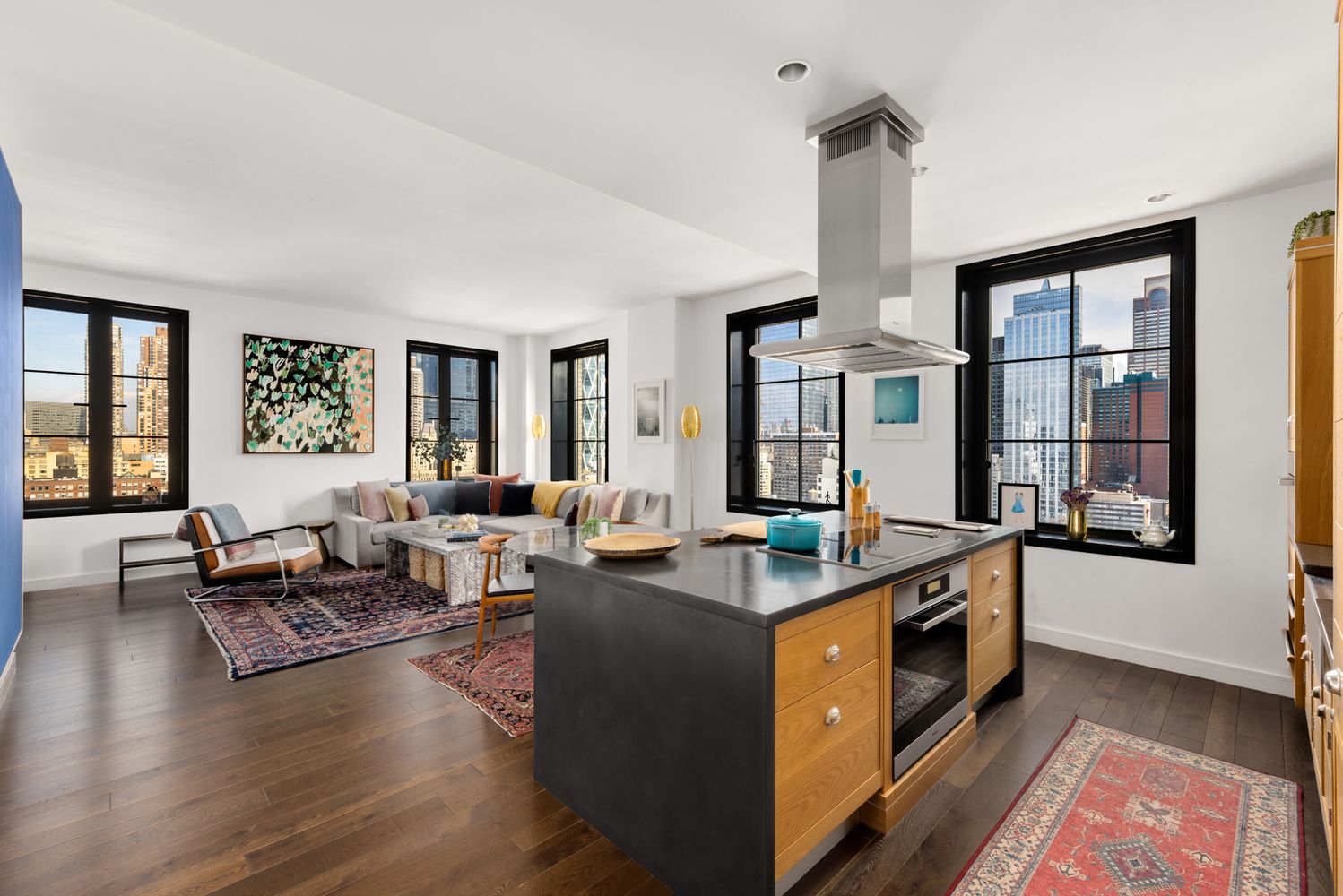 $3,495,000 | 425 West 50th Street, Unit PHC | Hell's Kitchen