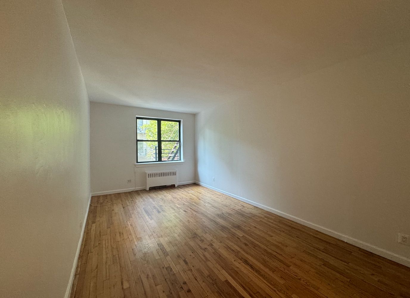 $2,500 | 445 West 48th Street, Unit 2D | Hell's Kitchen