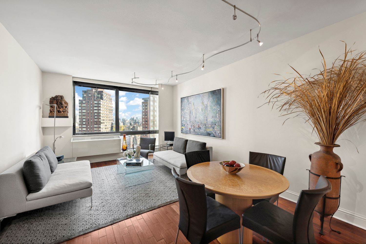 $1,400,000 | 1965 Broadway, Unit 23C | Upper West Side