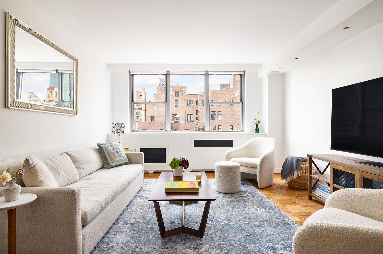 $950,000 | 32 Gramercy Park South, Unit 13H | Gramercy