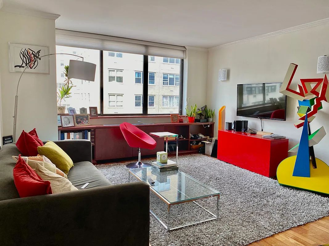 $3,495 | 330 East 75th Street, Unit 11L | Lenox Hill