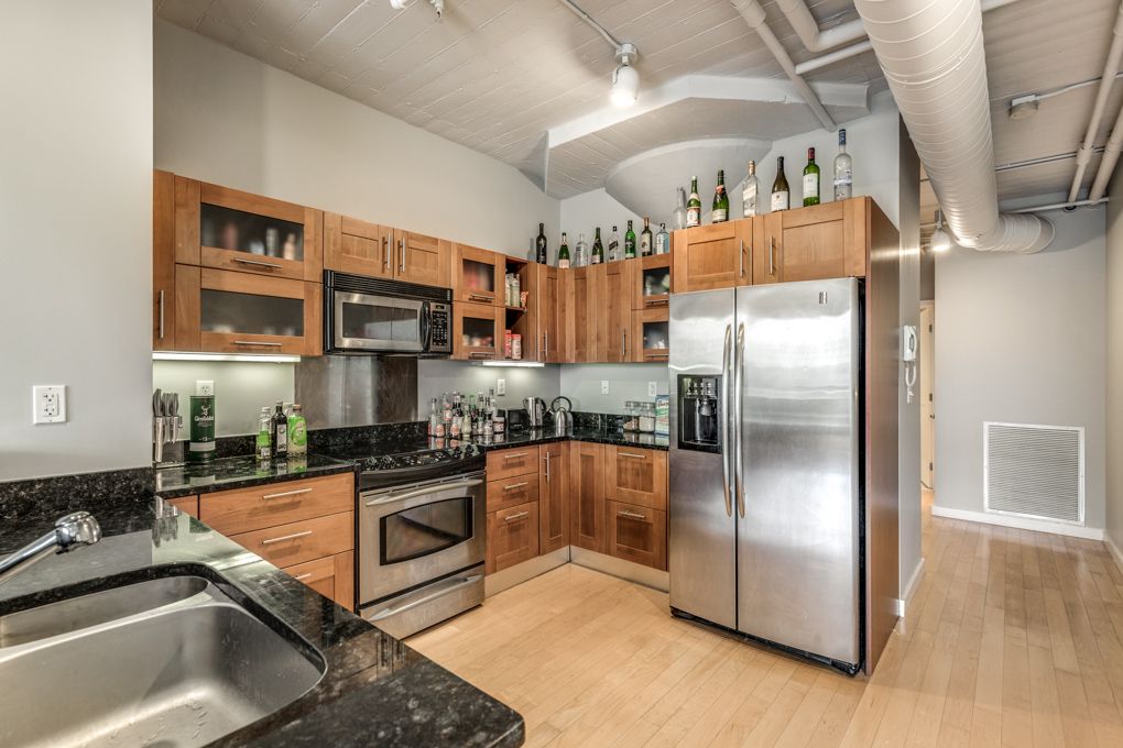 $5,200 | 210 South Street | Leather District