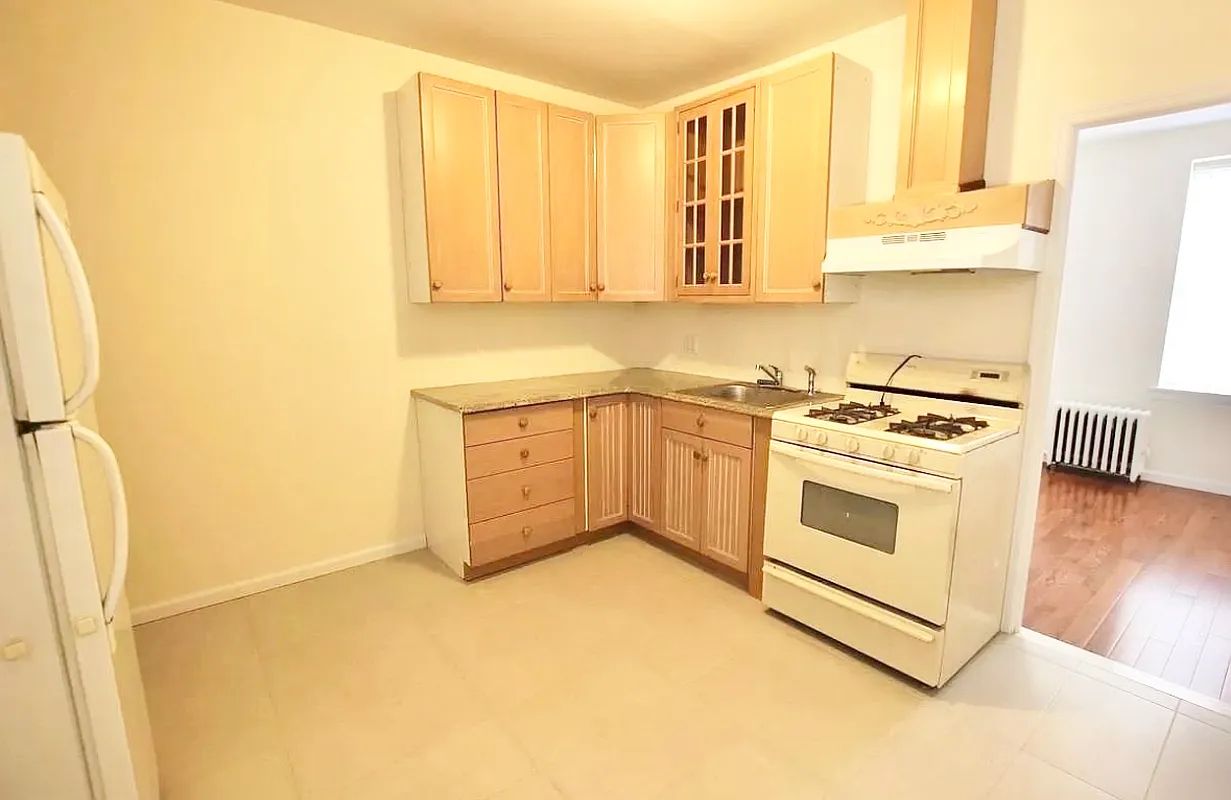 $2,300 | 354 45th Street, Unit 3R | Sunset Park