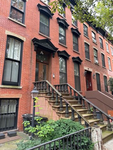 $3,000,000 | 419 Clermont Avenue | Fort Greene