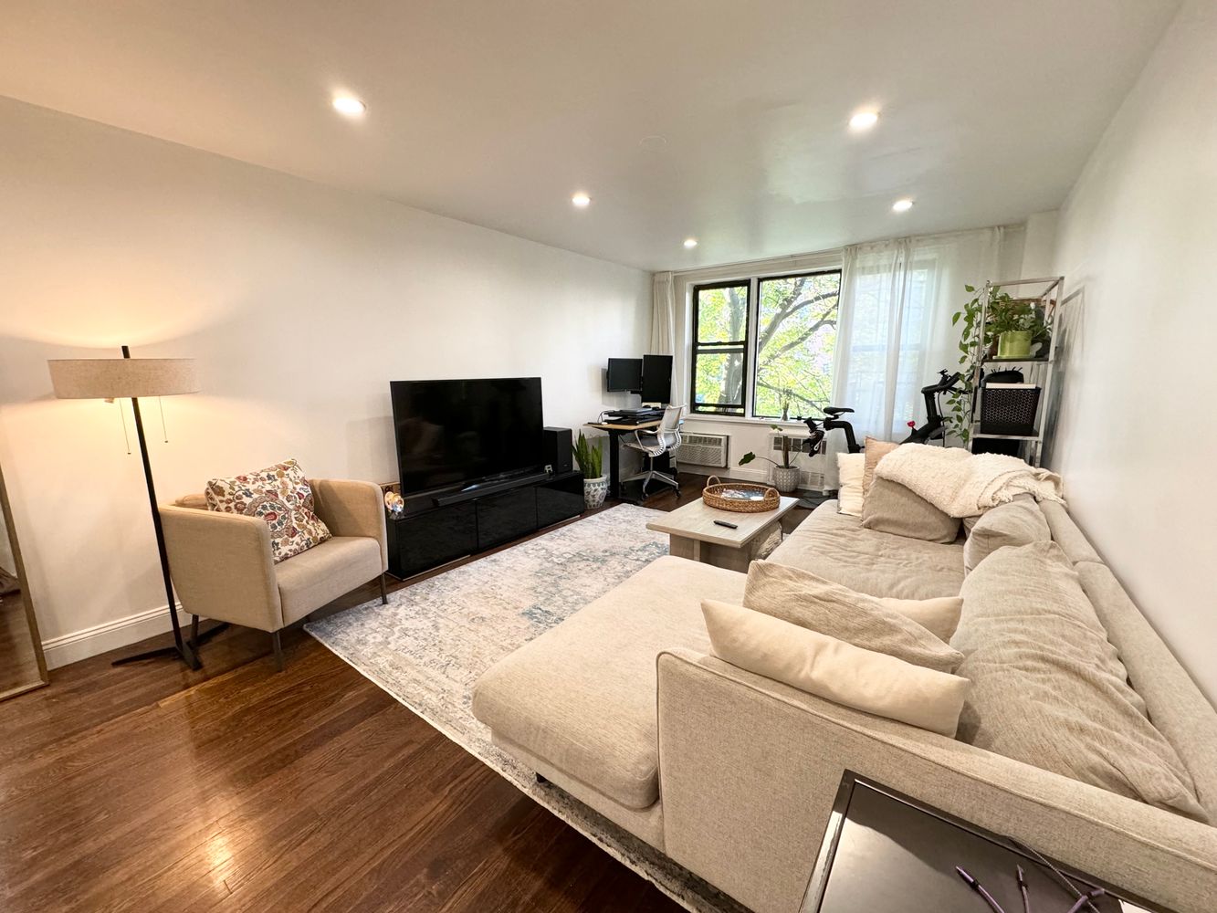 $2,400 | 310 Lenox Road, Unit 4D | Flatbush