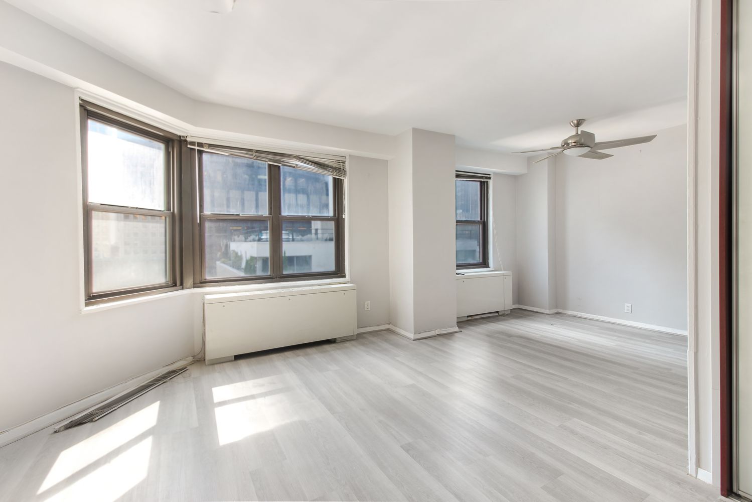 $3,100 | 220 East 57th Street, Unit 14K | Midtown East