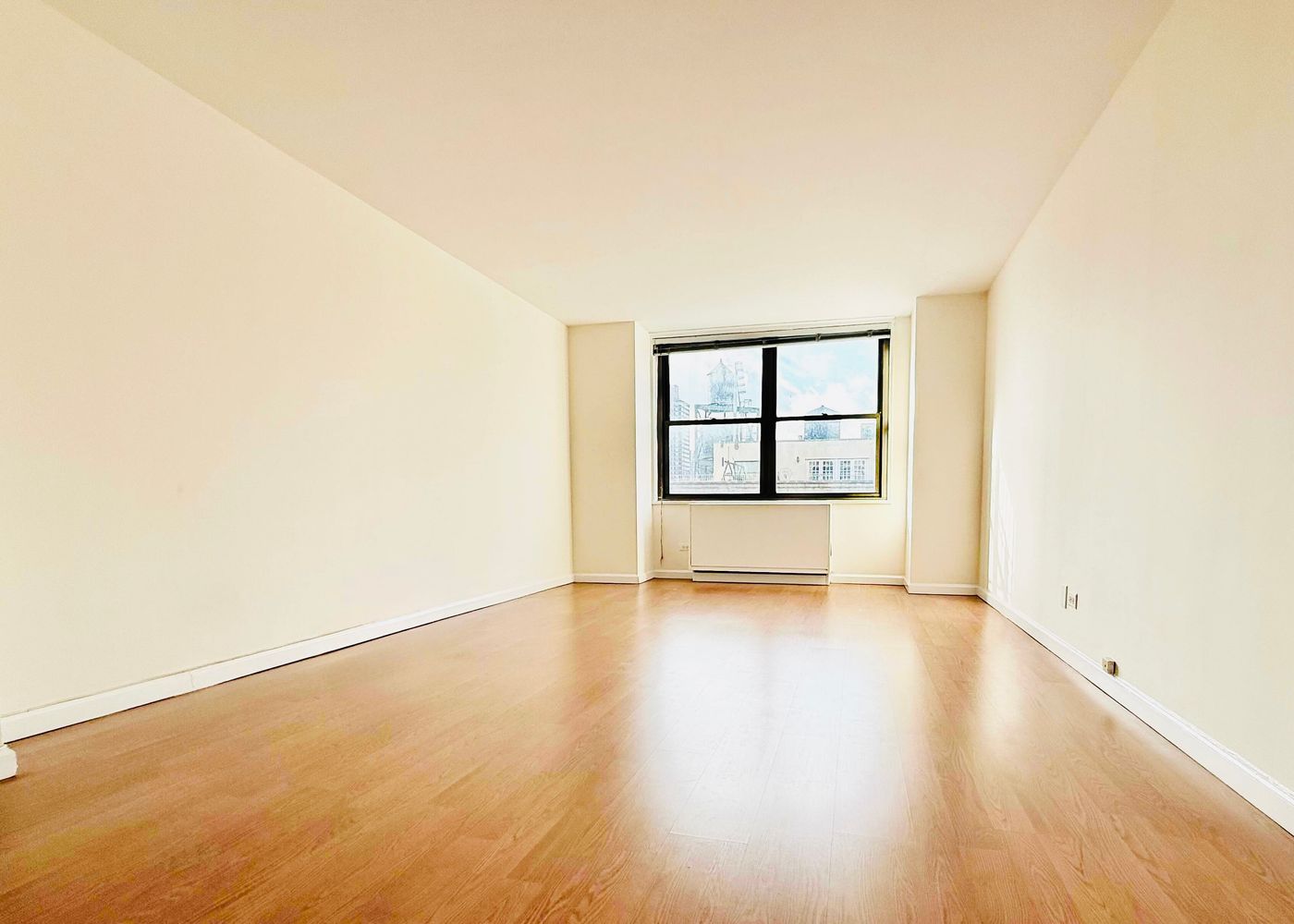 $2,850 | 301 East 79th Street, Unit 18K | Upper East Side