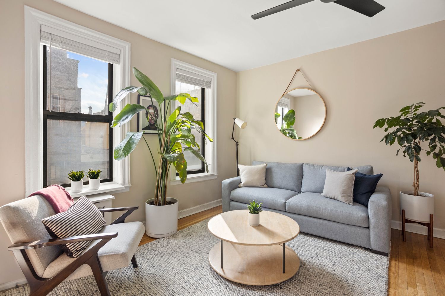 $1,175,000 | 270 West 11th Street, Unit 5G | West Village