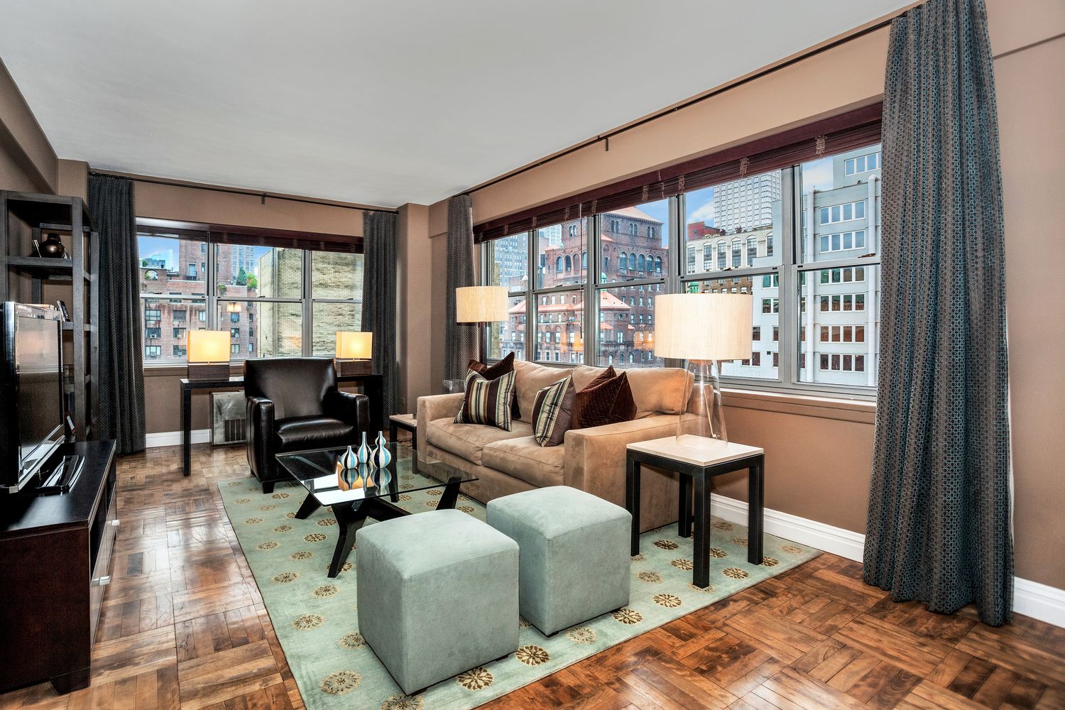 $900,000 | 80 Park Avenue, Unit 17B | Murray Hill