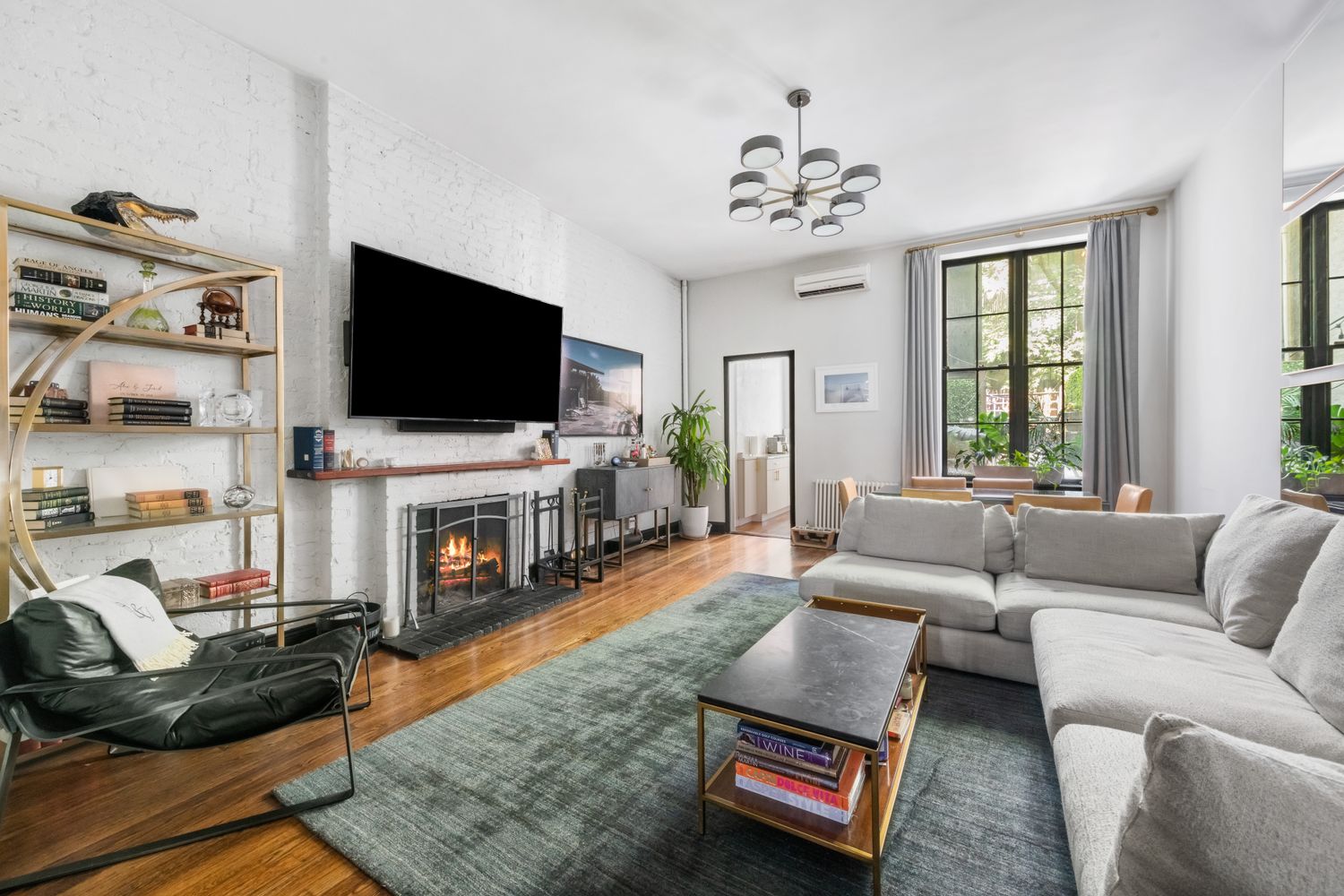 $1,595,000 | 21 West 9th Street, Unit 1FR | Greenwich Village