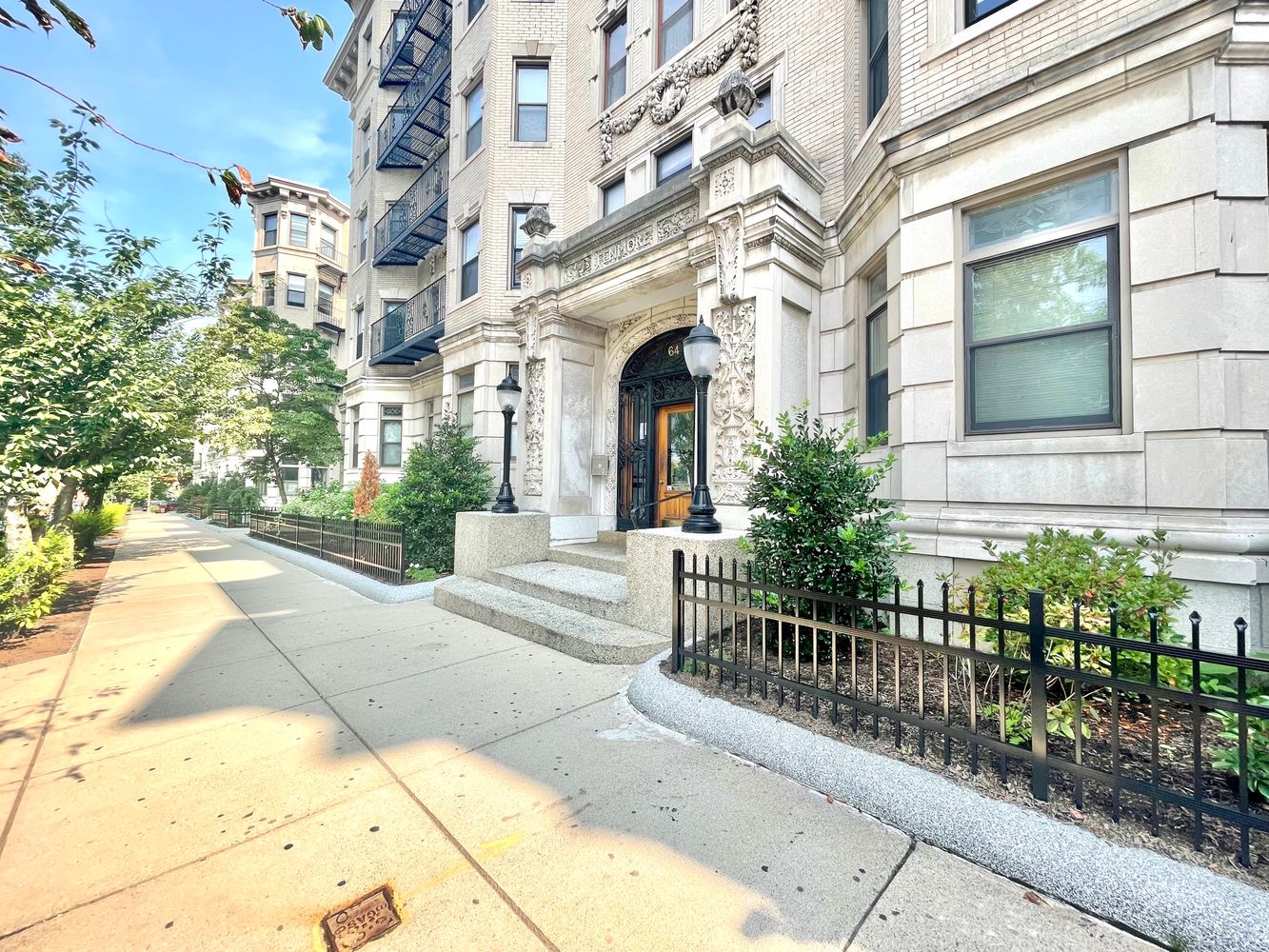 $2,700 | 64 Charlesgate West, Unit 88 | Fenway