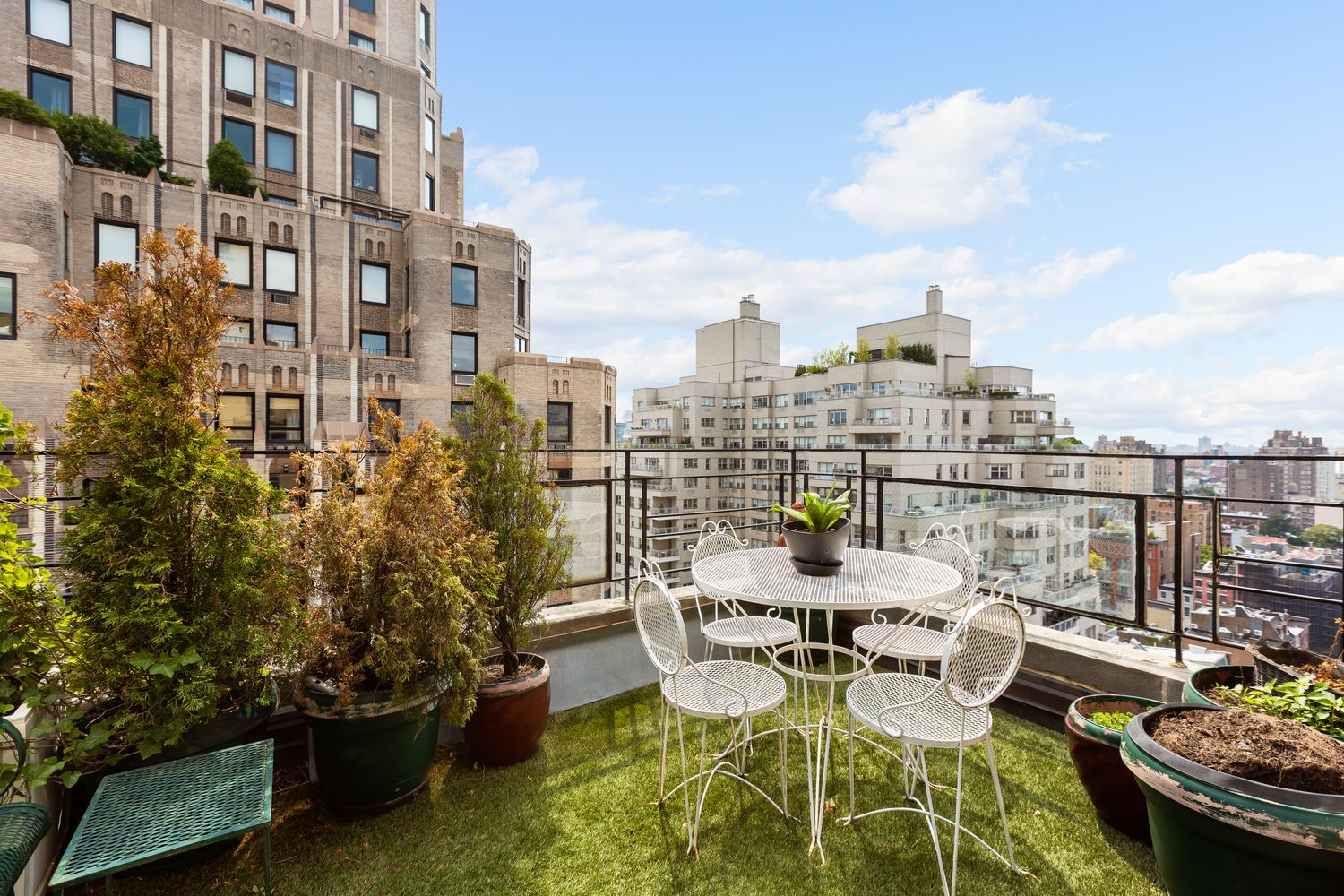 $3,395,000 | 11 5th Avenue, Unit 19B | Greenwich Village