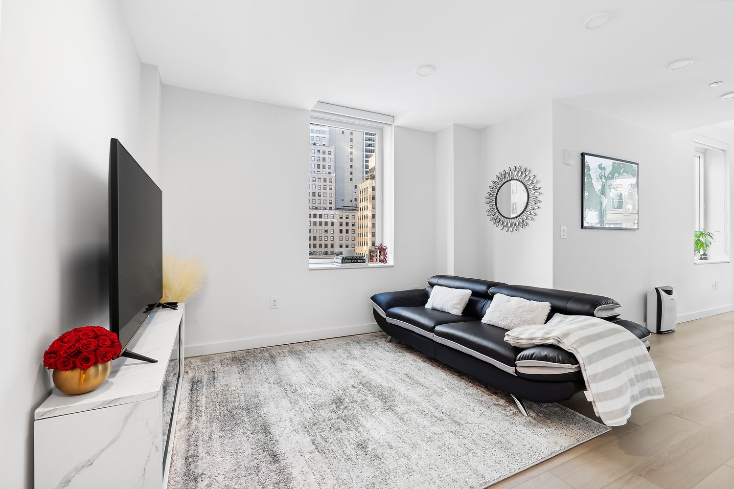 $3,804 | 20 Broad Street, Unit 2218 | Financial District