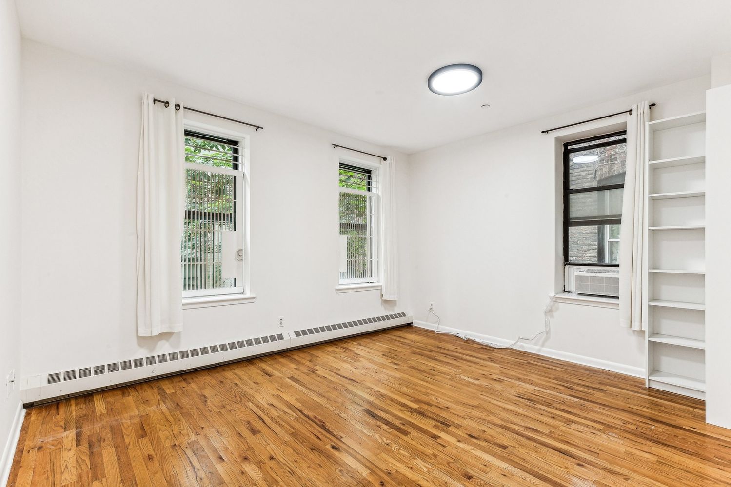 $489,000 | 307 West 111th Street, Unit 2R | Harlem