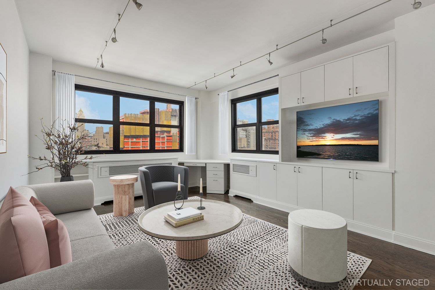 $879,000 | 240 East 76th Street, Unit 17B | Lenox Hill