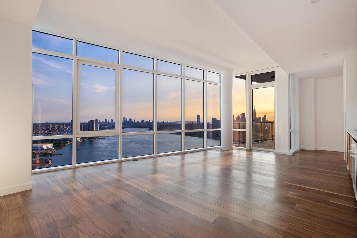 $2,498,000 | 21 India Street, Unit PHE | Greenpoint