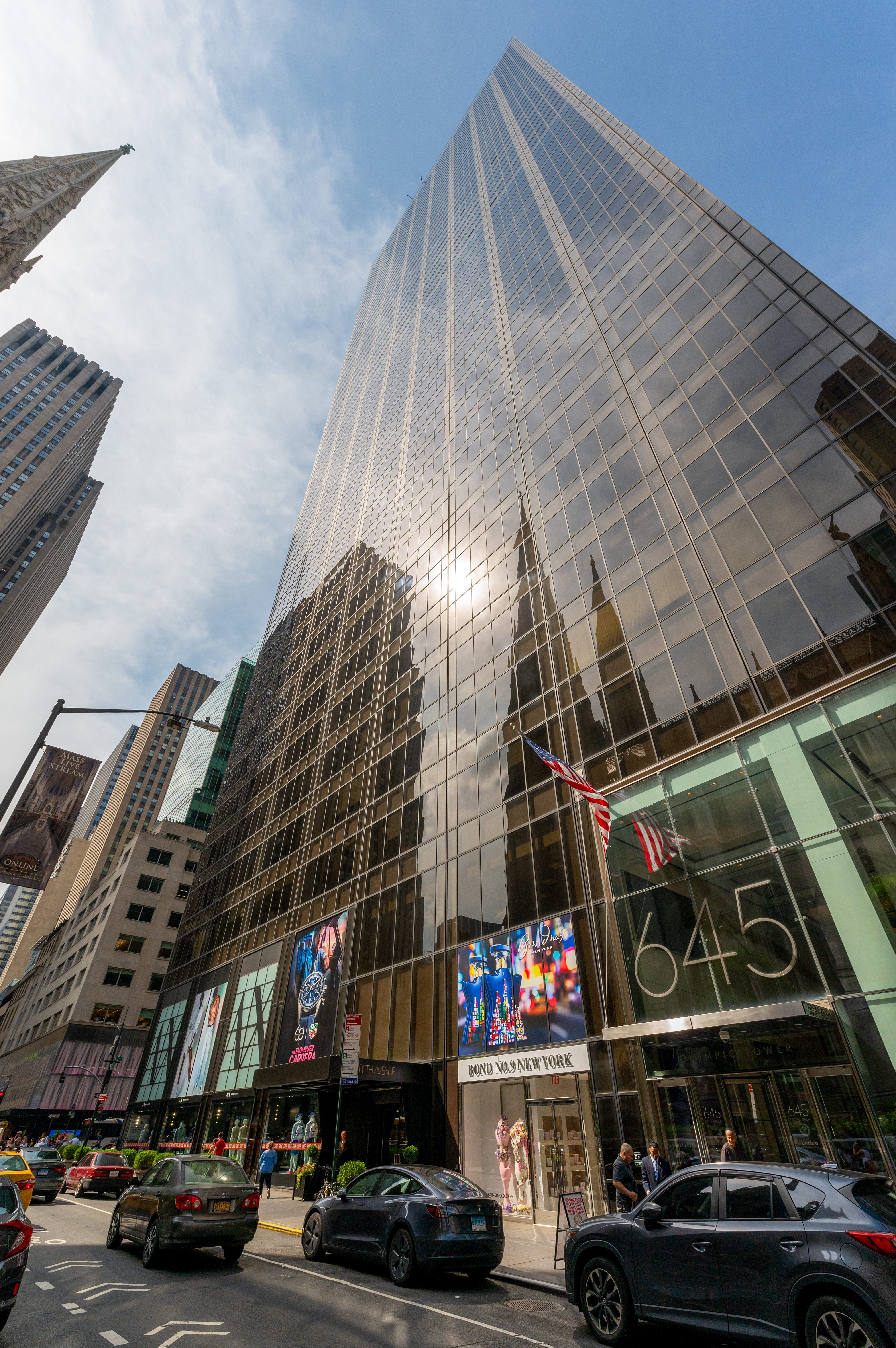 Lincoln Property Buys Saks Fifth Avenue Building In Union Square