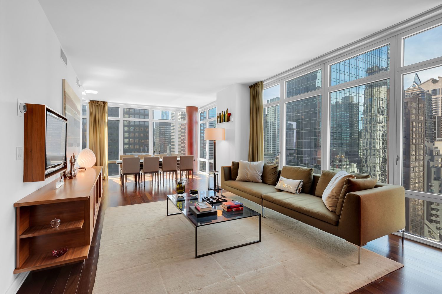 $2,595,000 | 207 East 57th Street, Unit 25B | Midtown East