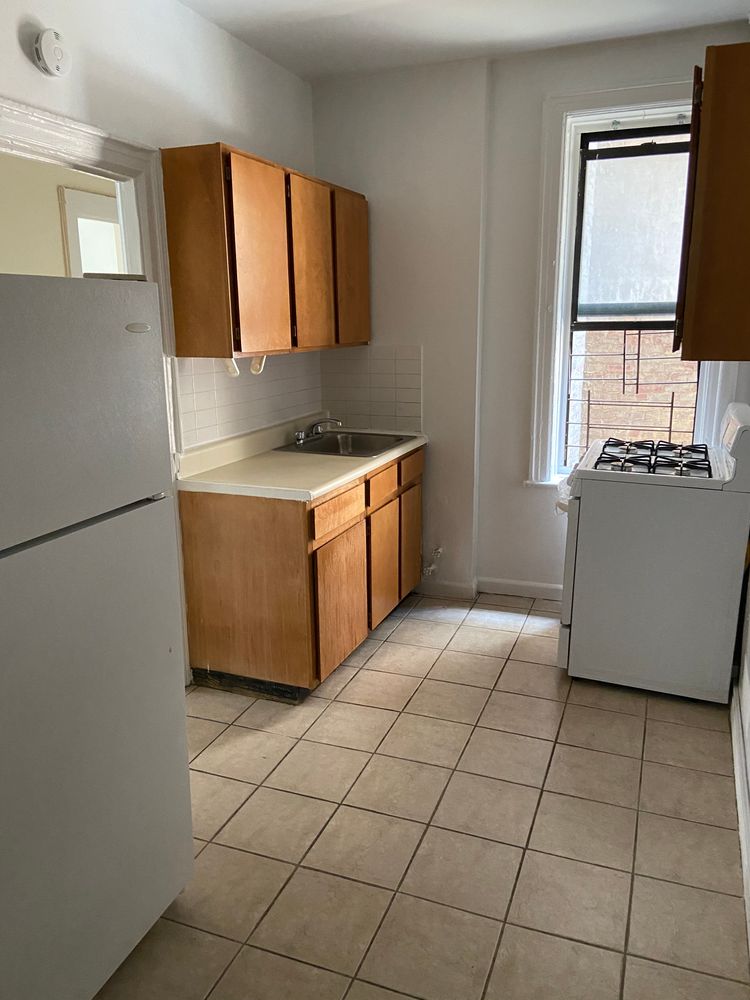 $1,812 | 28-23 42nd Street, Unit A5 | Astoria