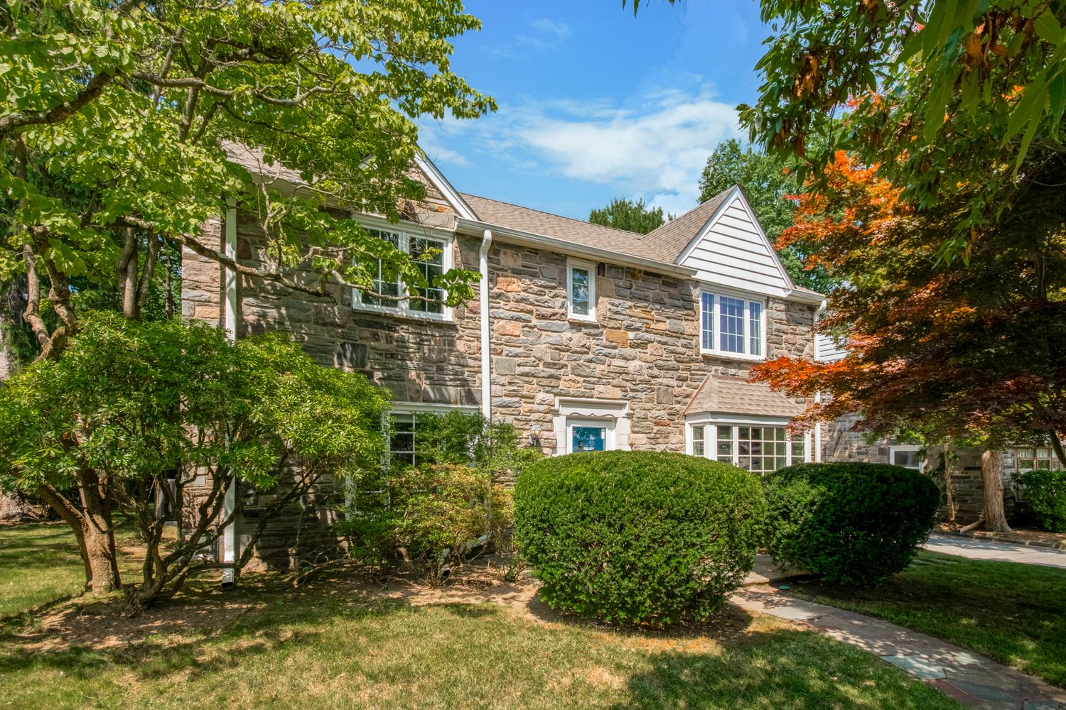 $1,195,000 | 622 Greythorne Road | Wynnewood