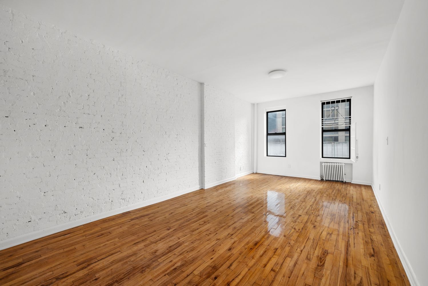 $2,300 | 336 East 61st Street, Unit 5 | Lenox Hill