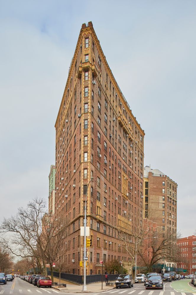 $2,222,000 | 47 Plaza Street West, Unit 5B | Park Slope