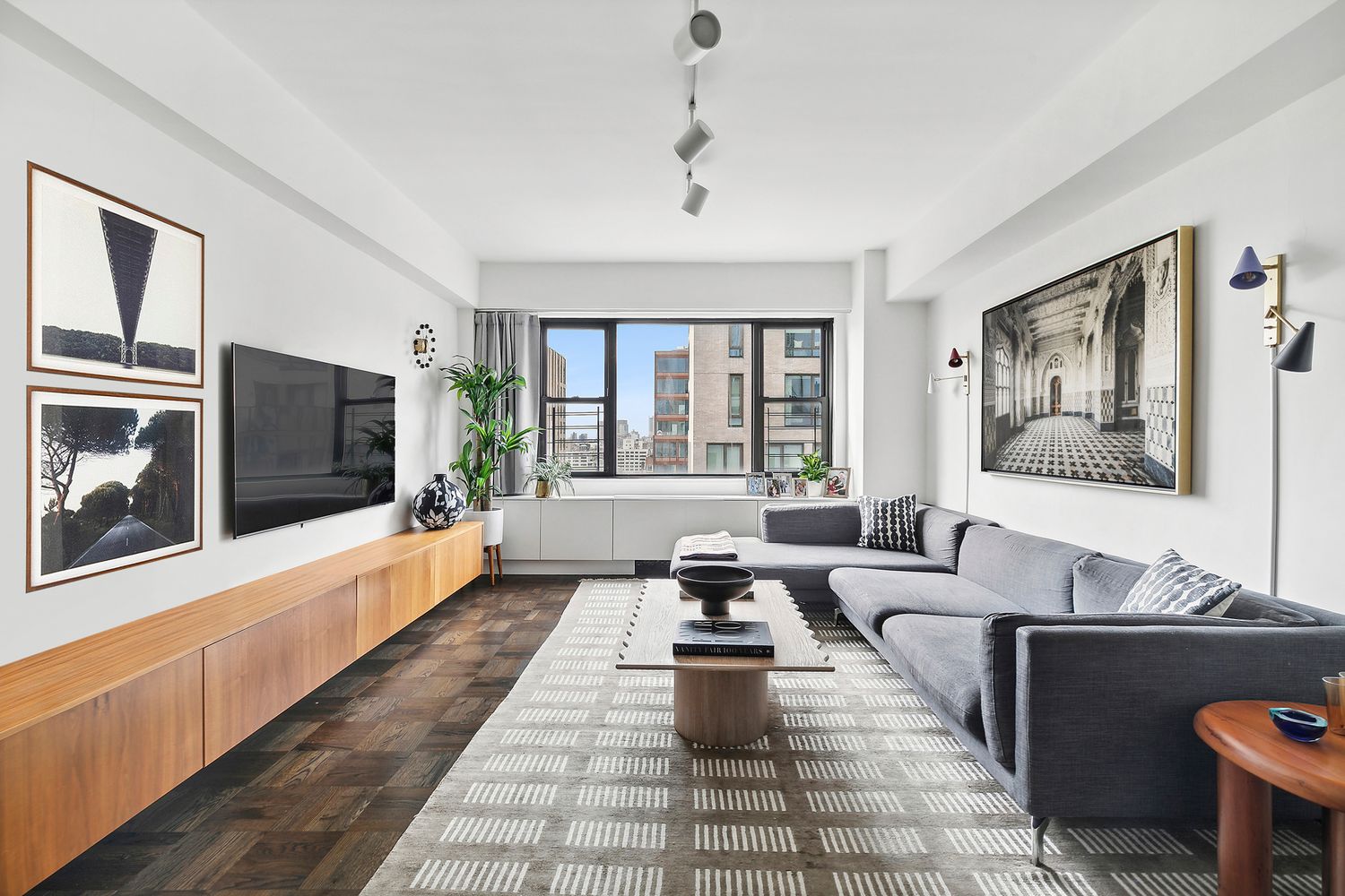 $1,599,000 | 201 East 21st Street, Unit 20J | Gramercy