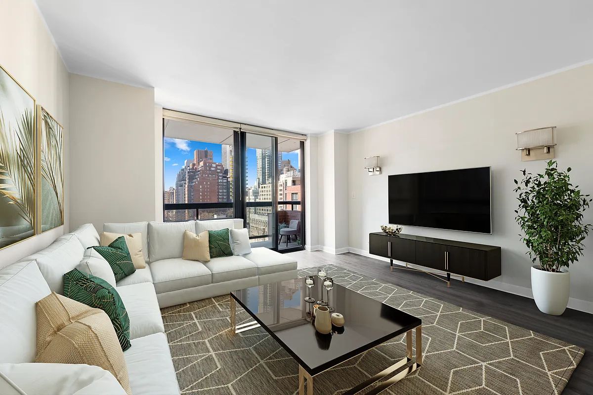 $825,000 | 300 East 62nd Street, Unit 1001 | Lenox Hill