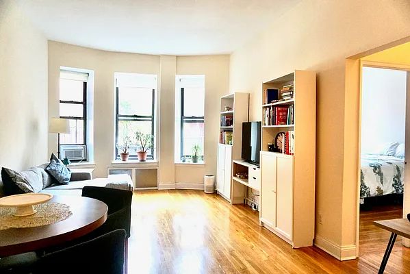 $3,500 | 30 East 95th Street, Unit 2E | Upper East Side