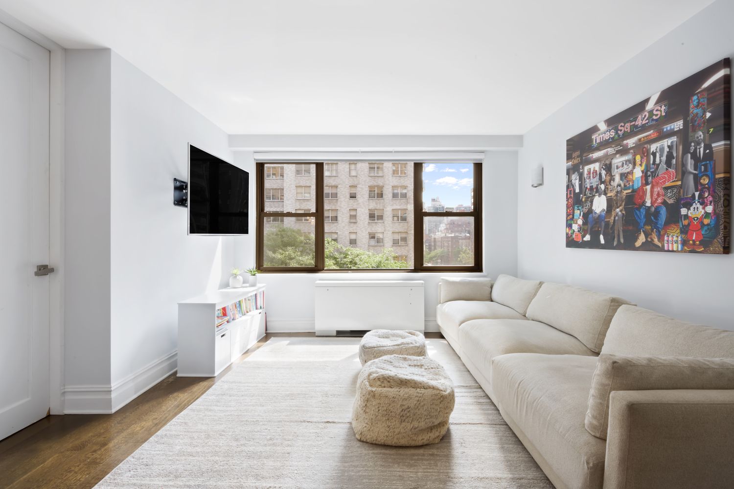 $1,160,000 | 305 East 40th Street, Unit 5K | Murray Hill