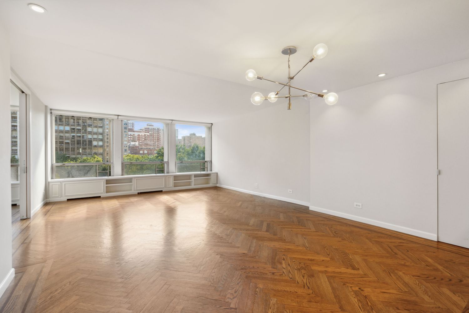 $1,595,000 | 330 East 33rd Street, Unit 6C | Kips Bay