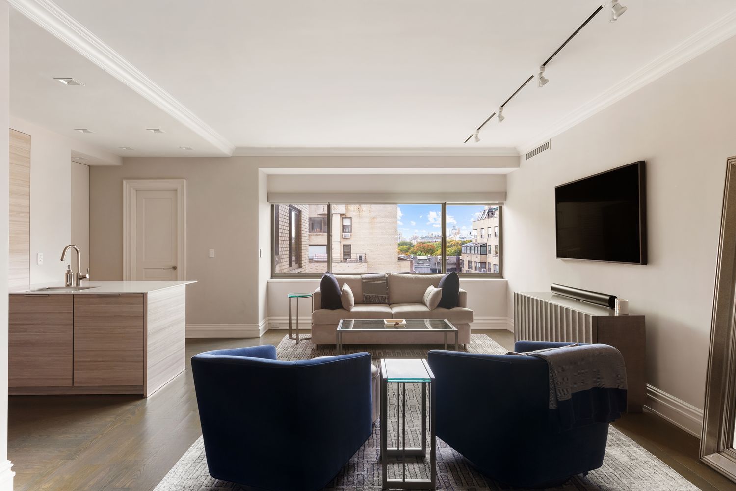 $1,650,000 | 25 East 83rd Street, Unit 10D | Upper East Side