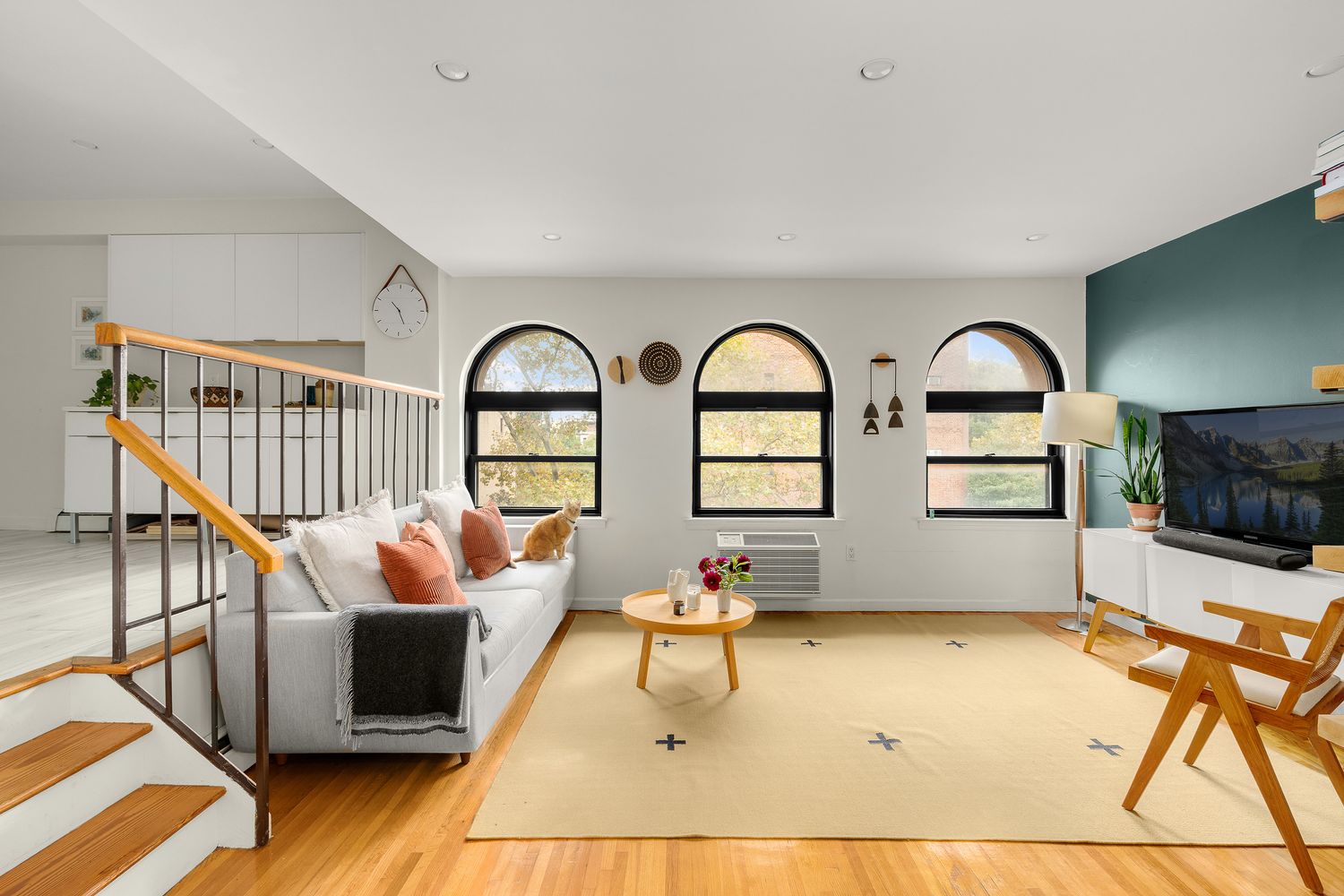 $915,000 | 450 Clinton Street, Unit 4B | Carroll Gardens