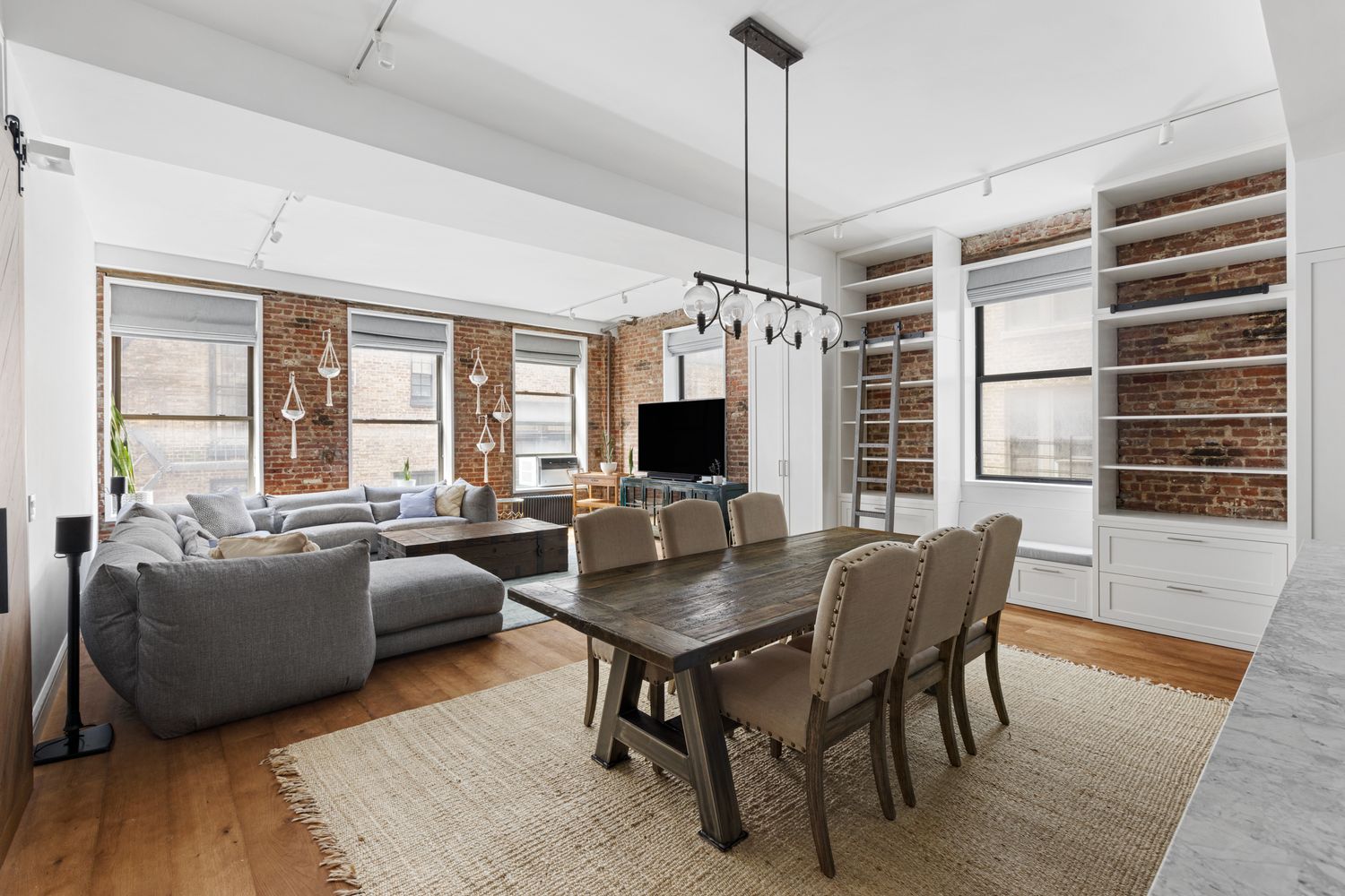 $13,750 | 30 East 10th Street, Unit 6S | Greenwich Village