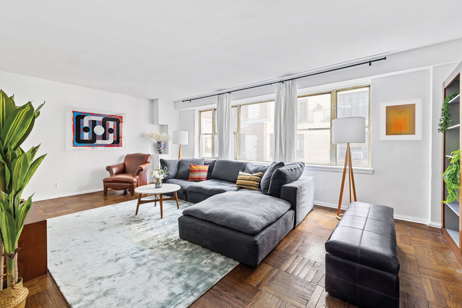 $720,000 | 12 Beekman Place, Unit 9D | Midtown East