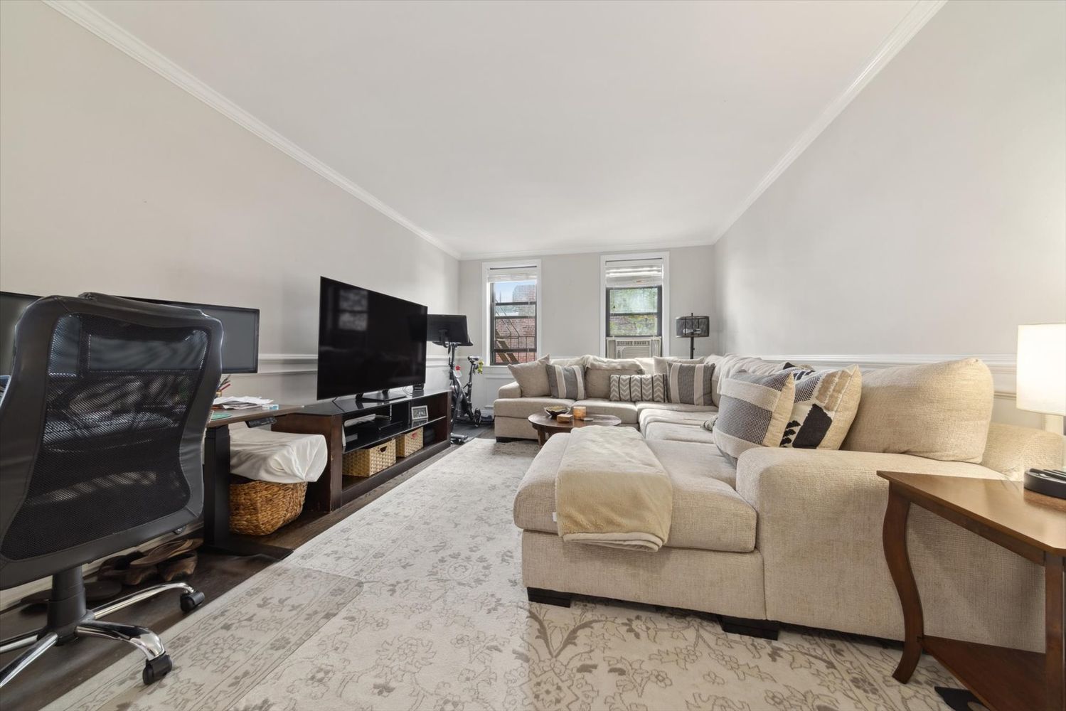 $570,000 | 221 East 78th Street, Unit 4J | Upper East Side