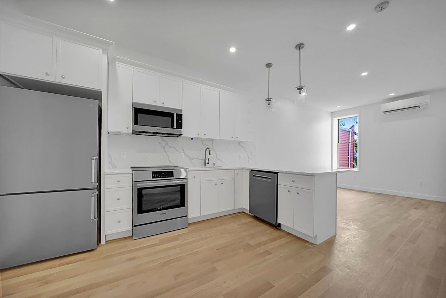 $5,300 | 113 Jewel Street, Unit 2R | Greenpoint