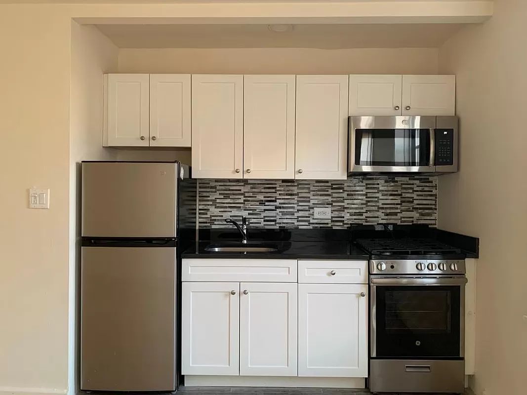 $1,900 | 72-61 113th Street, Unit 3U | Forest Hills