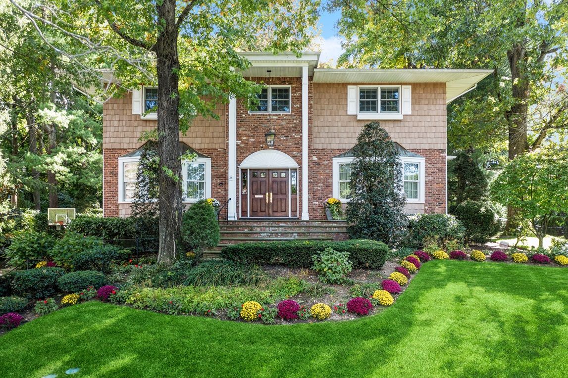 $2,398,000 | 25 Wren Drive | East Hills