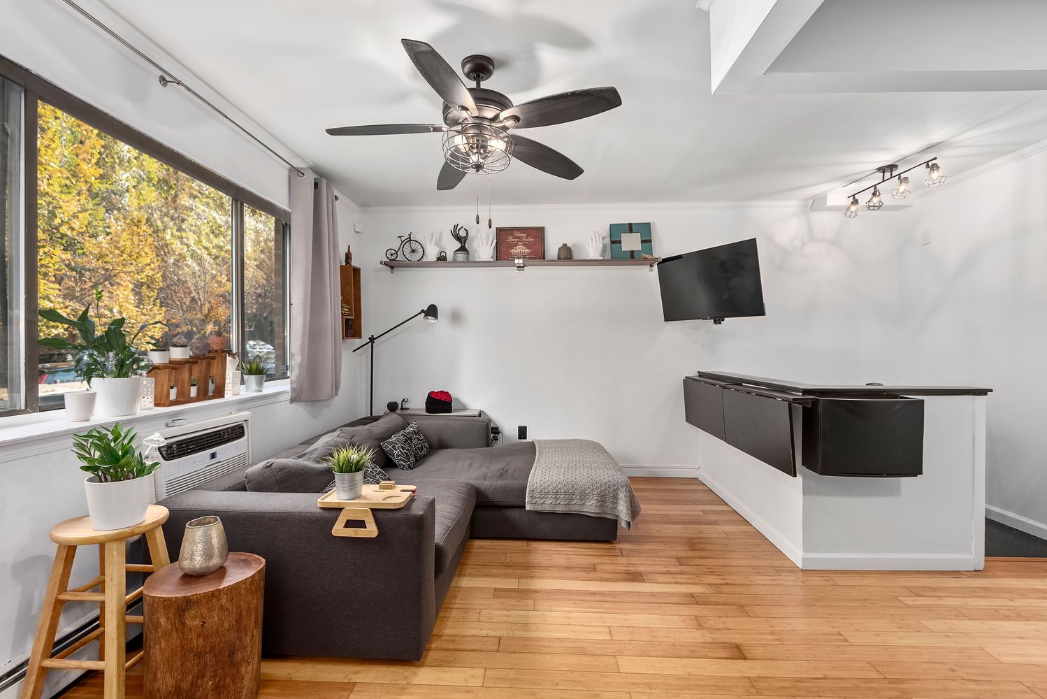 $549,500 | 468 17th Street, Unit 1A | Park Slope