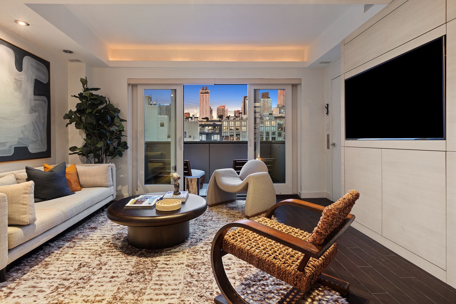 $2,995,000 | 136 West 17th Street, Unit PHB | Chelsea