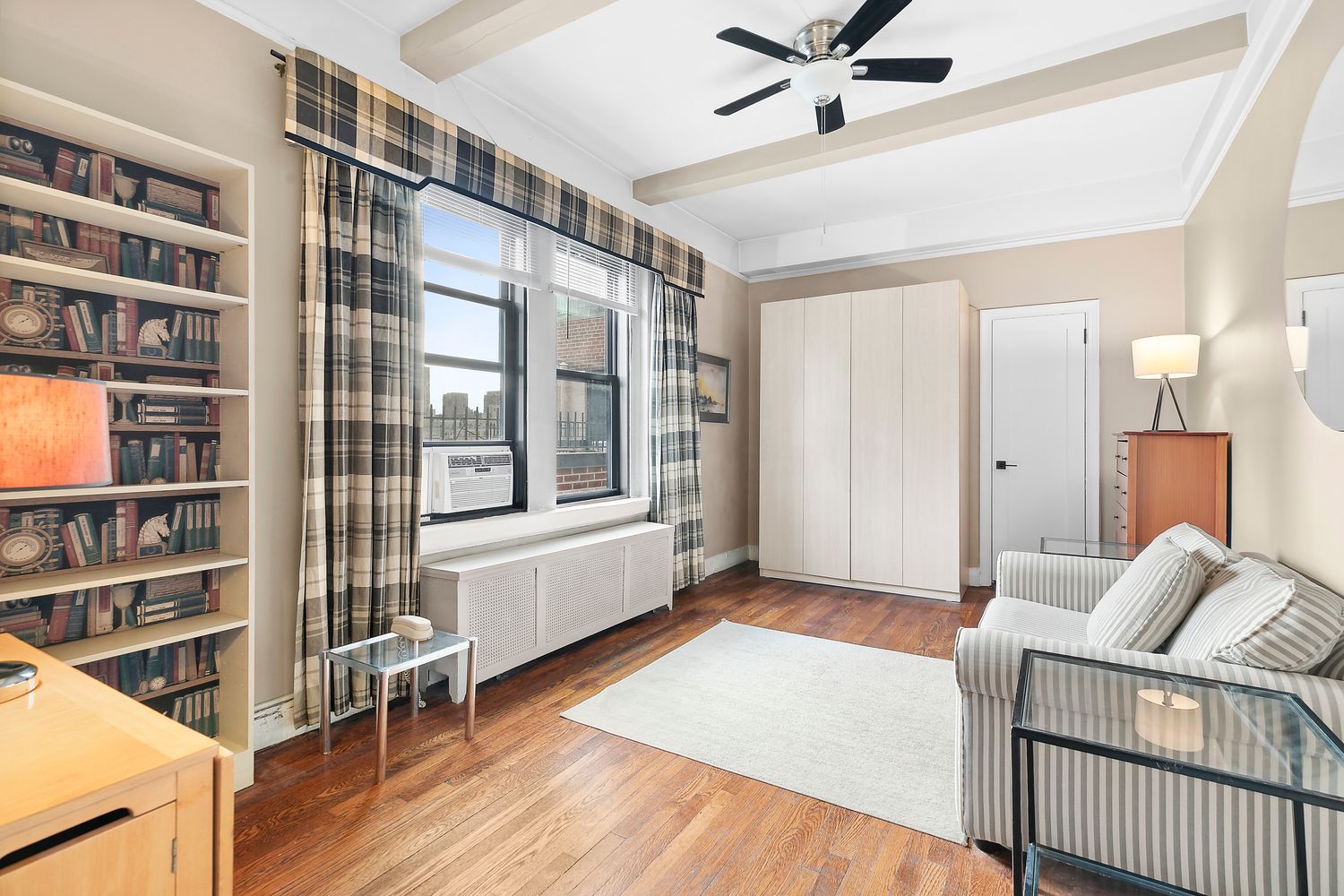 $2,800 | 321 East 54th Street | Sutton Place