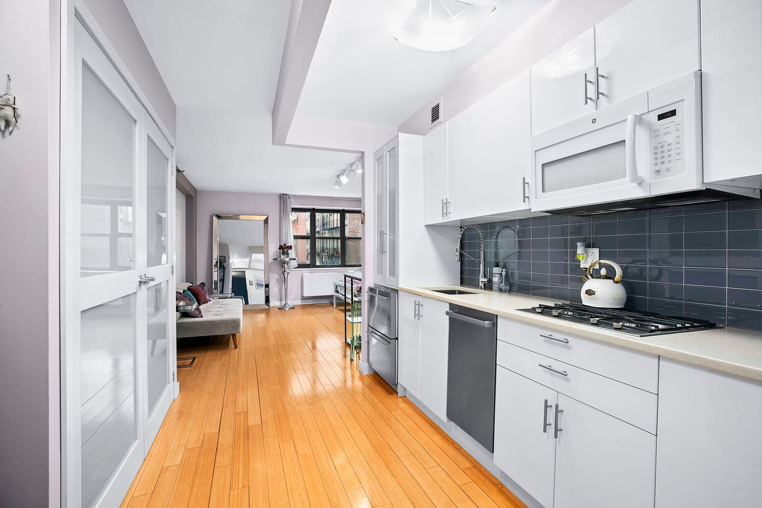 $649,000 | 516 West 47th Street, Unit N5J | Hell's Kitchen