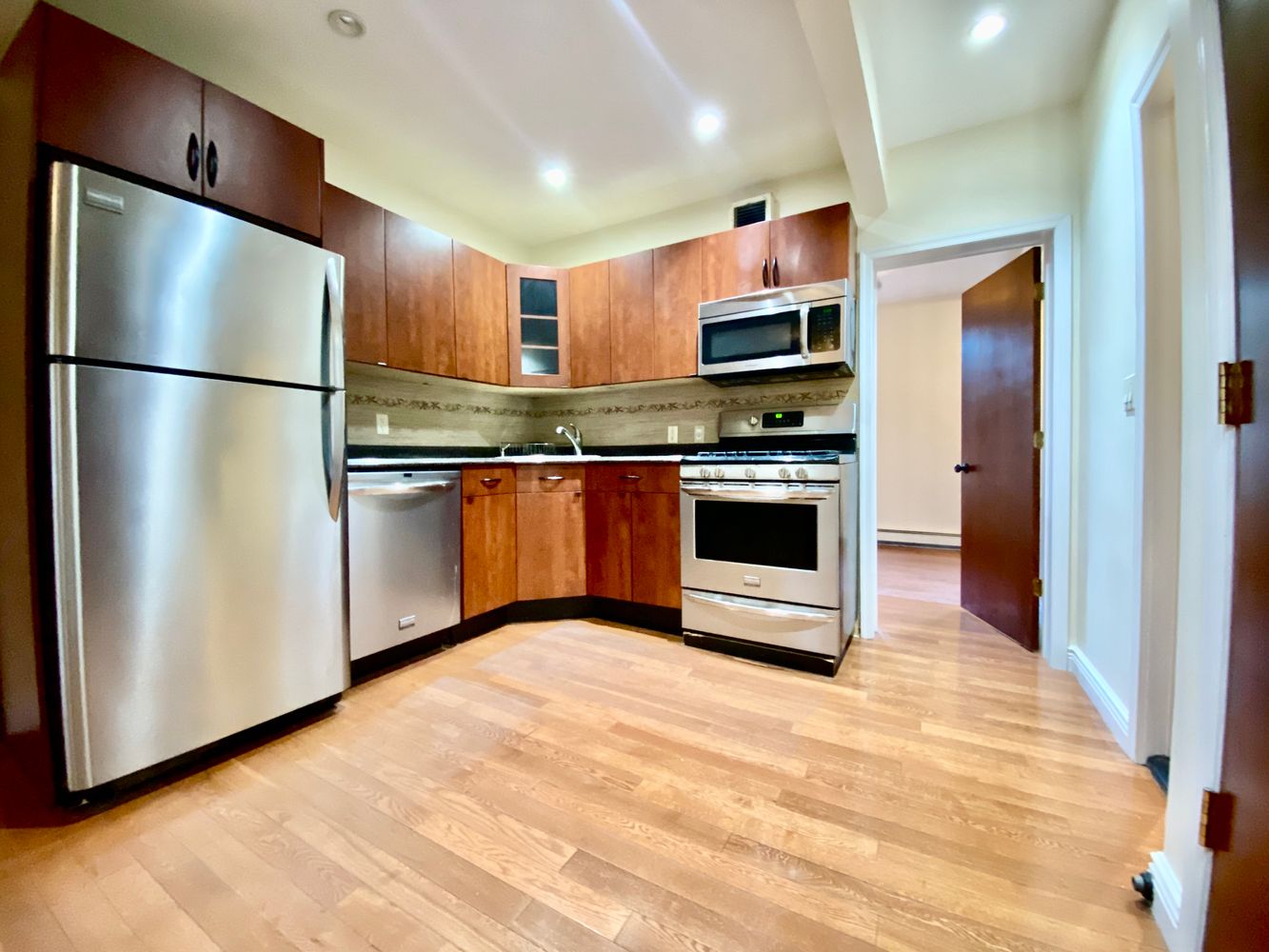 $3,295 | 323 7th Street, Unit 3 | Park Slope