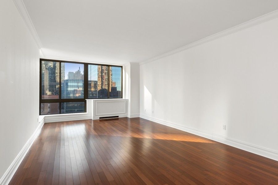 $7,725 | 2 Columbus Avenue, Unit 15B | Upper West Side