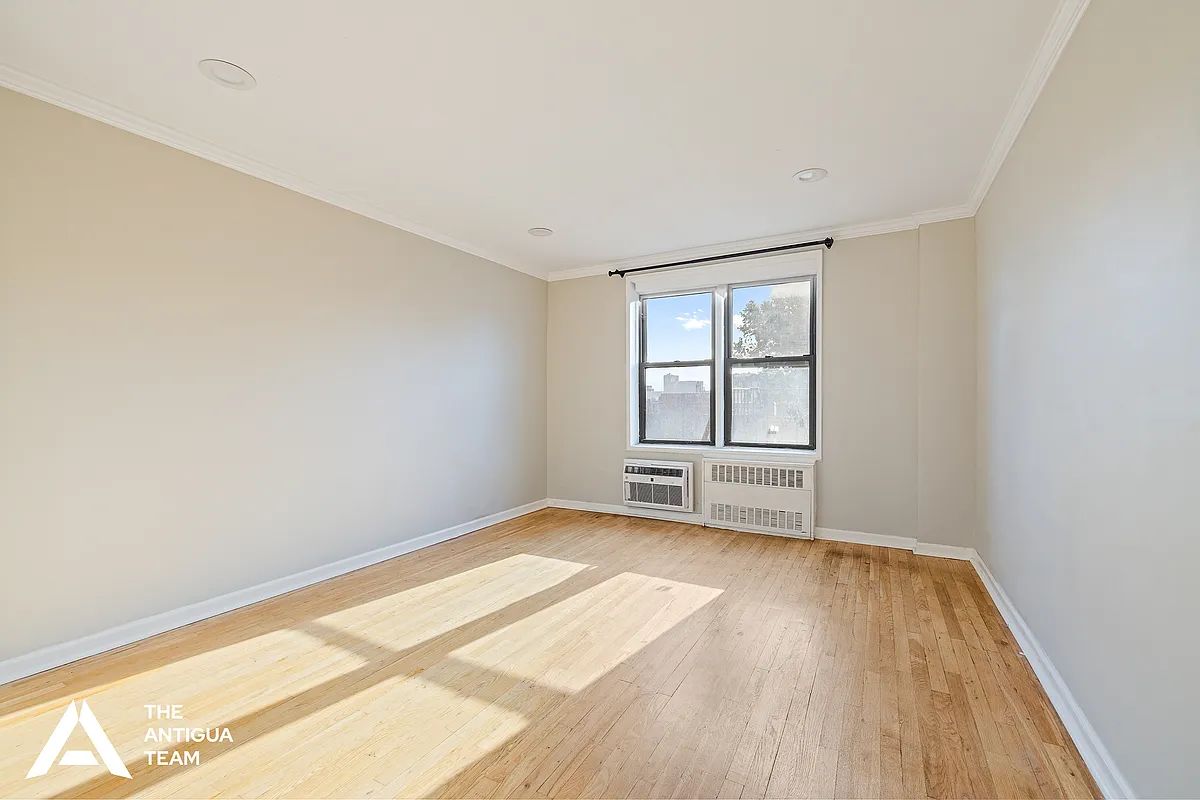 $2,950 | 25-34 Crescent Street, Unit 3C | Astoria