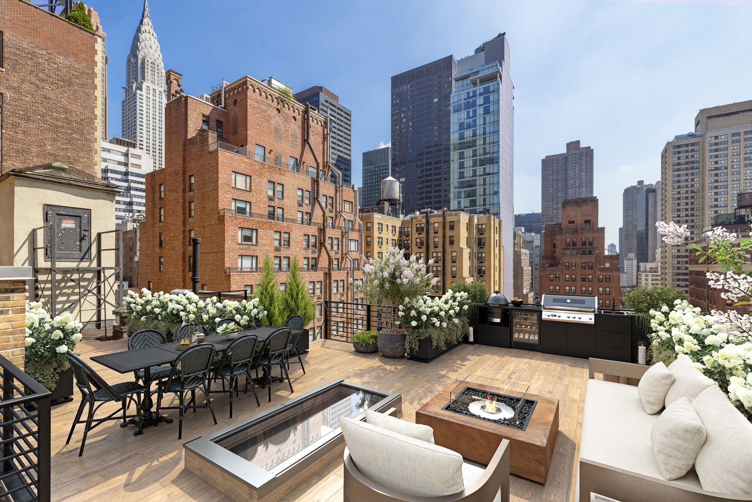 $950,000 | 105 East 38th Street, Unit PH10 | Murray Hill