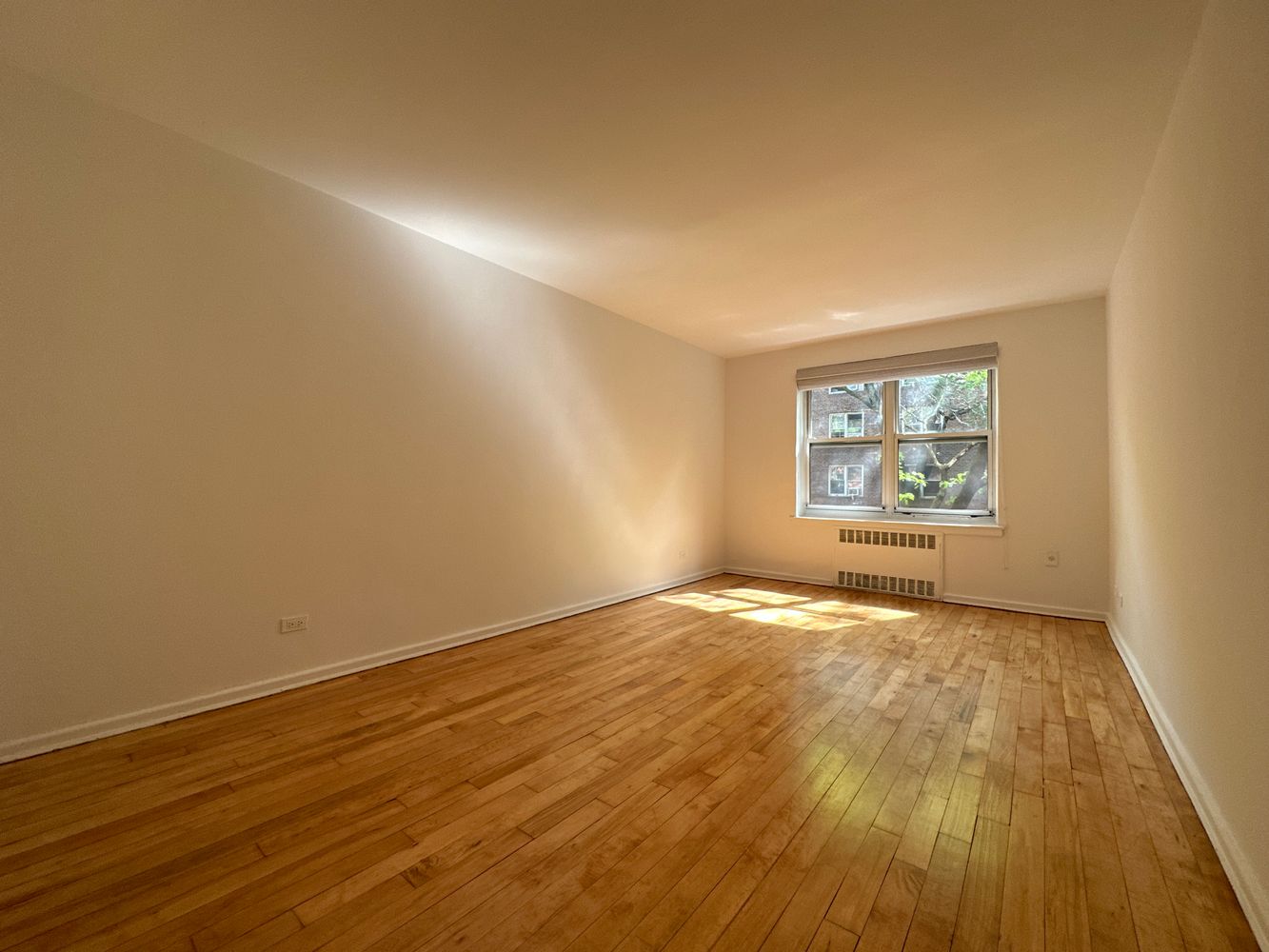 $2,400 | 33-26 82nd Street, Unit 2J | Jackson Heights